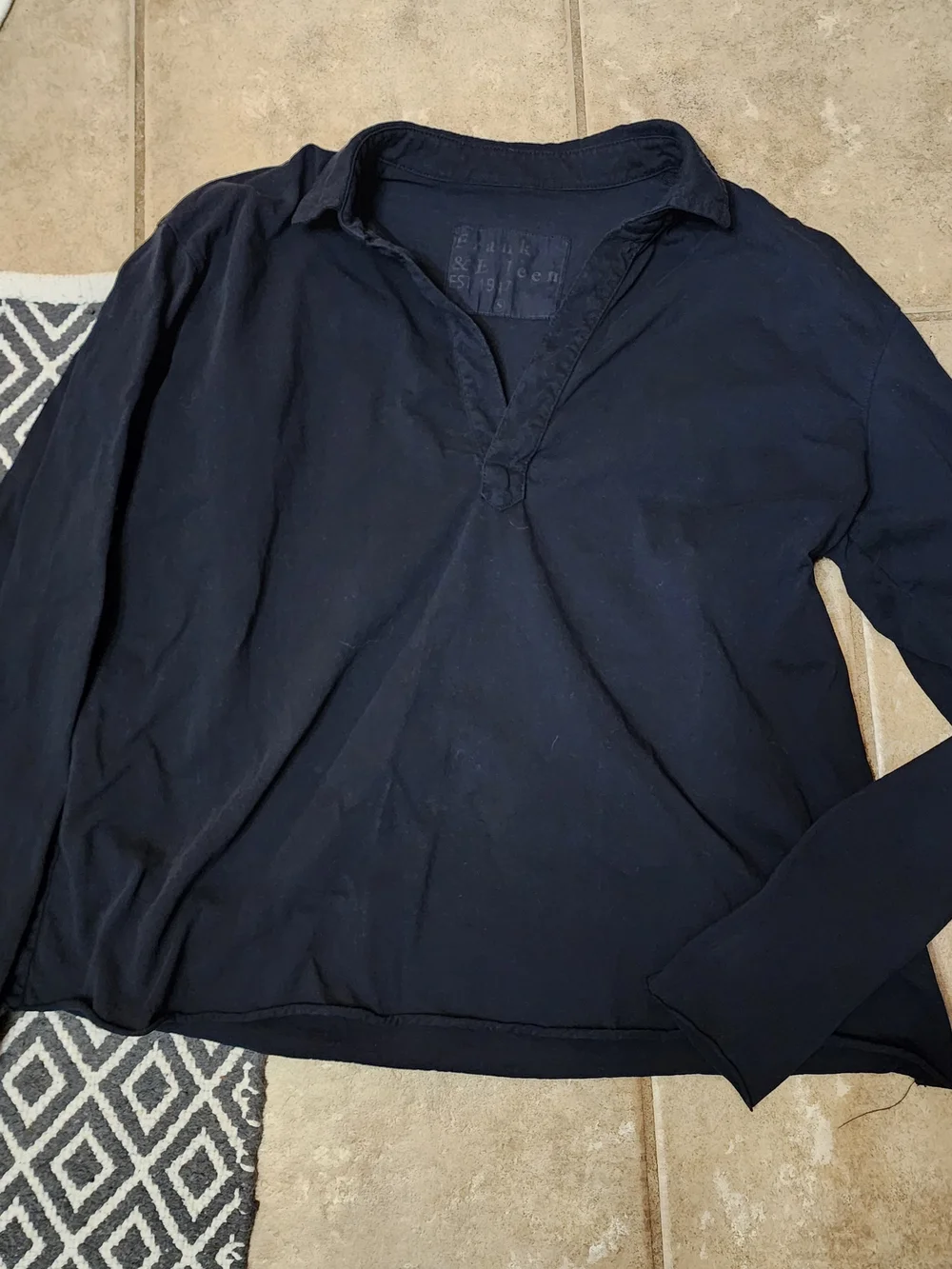 Frank & Eileen British Navy Patrick Long-Sleeve Cotton V Neck Top Sz SMALL - Picture 2 of 9